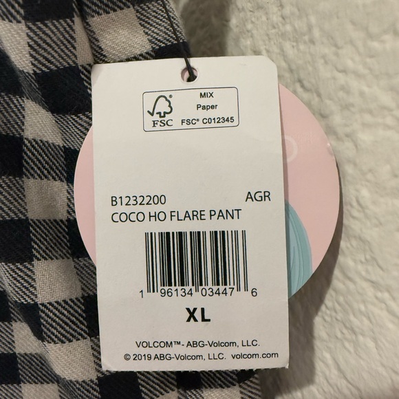 NWT✨ Volcom Xo CocoHo Flare Pants - Picture 8 of 10